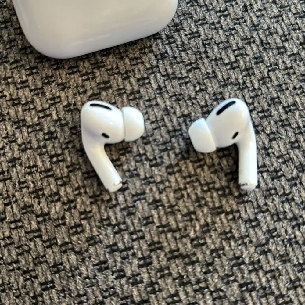 Apple AirPods 2 new